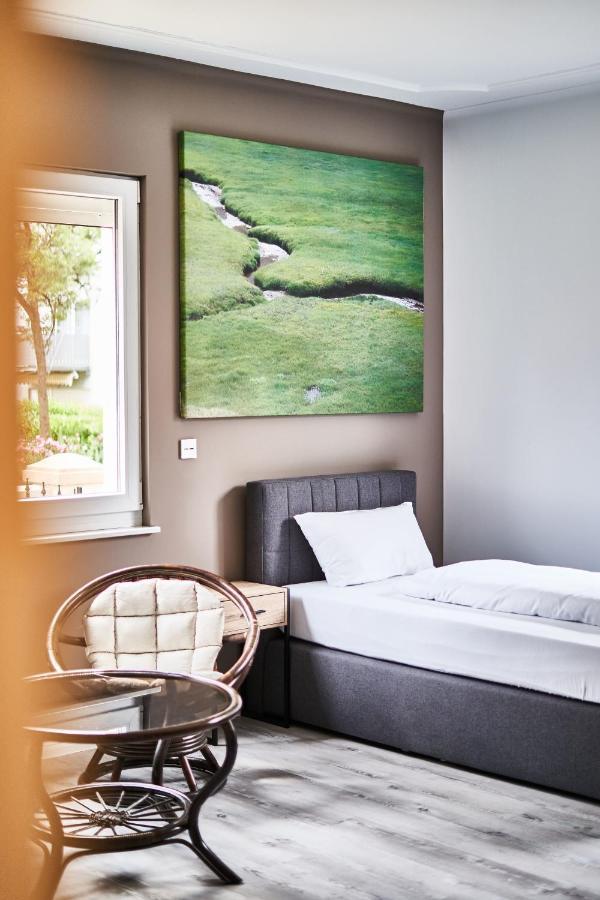 Primera Zimmer Mit Gemeinschaftsbad Singen Exteriör bild